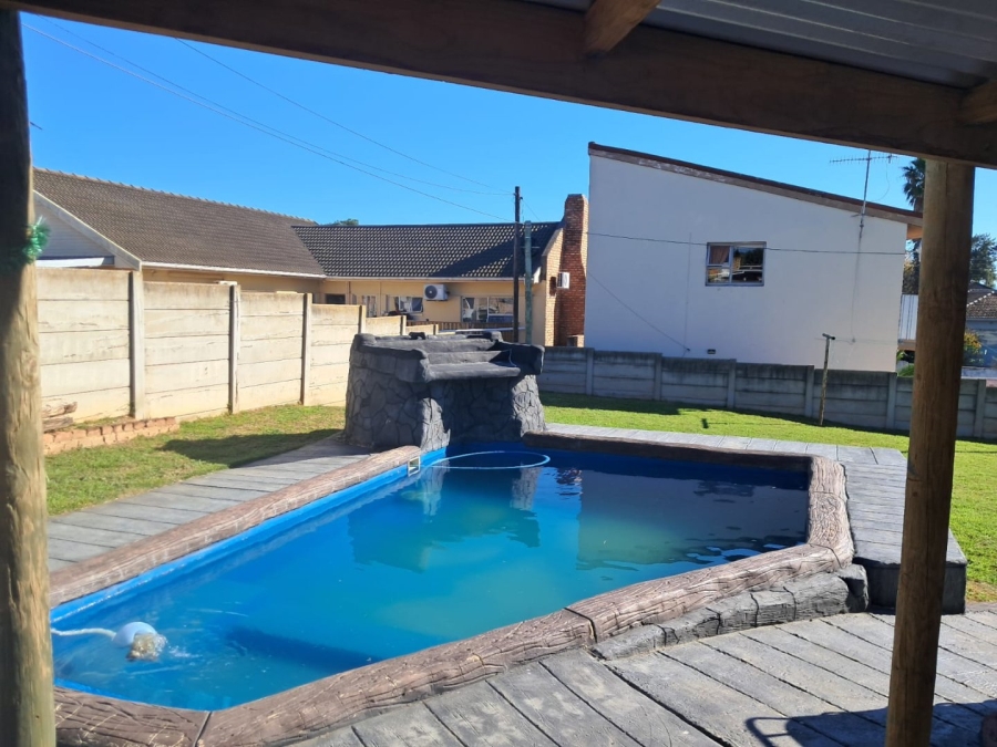3 Bedroom Property for Sale in Heuwelkruin Eastern Cape